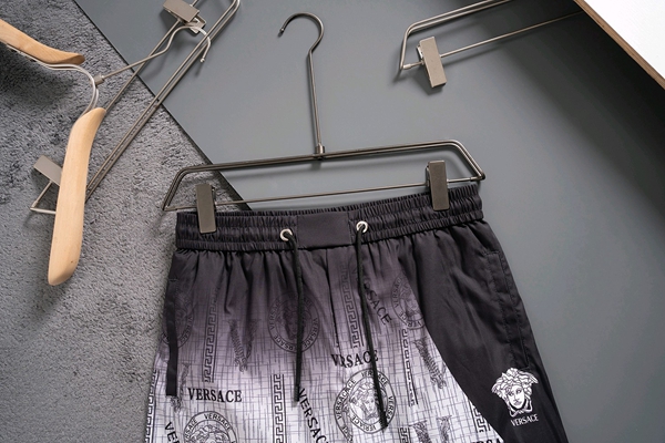 ブランドハーフパンツ背面デザイン